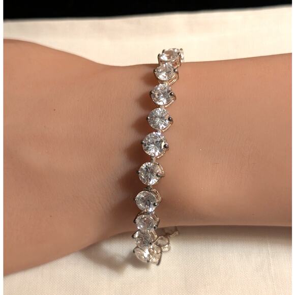 Gorgeous Graduated Large CZ 925 Sterling Silver Tennis Bracelet - Picture 5 of 16